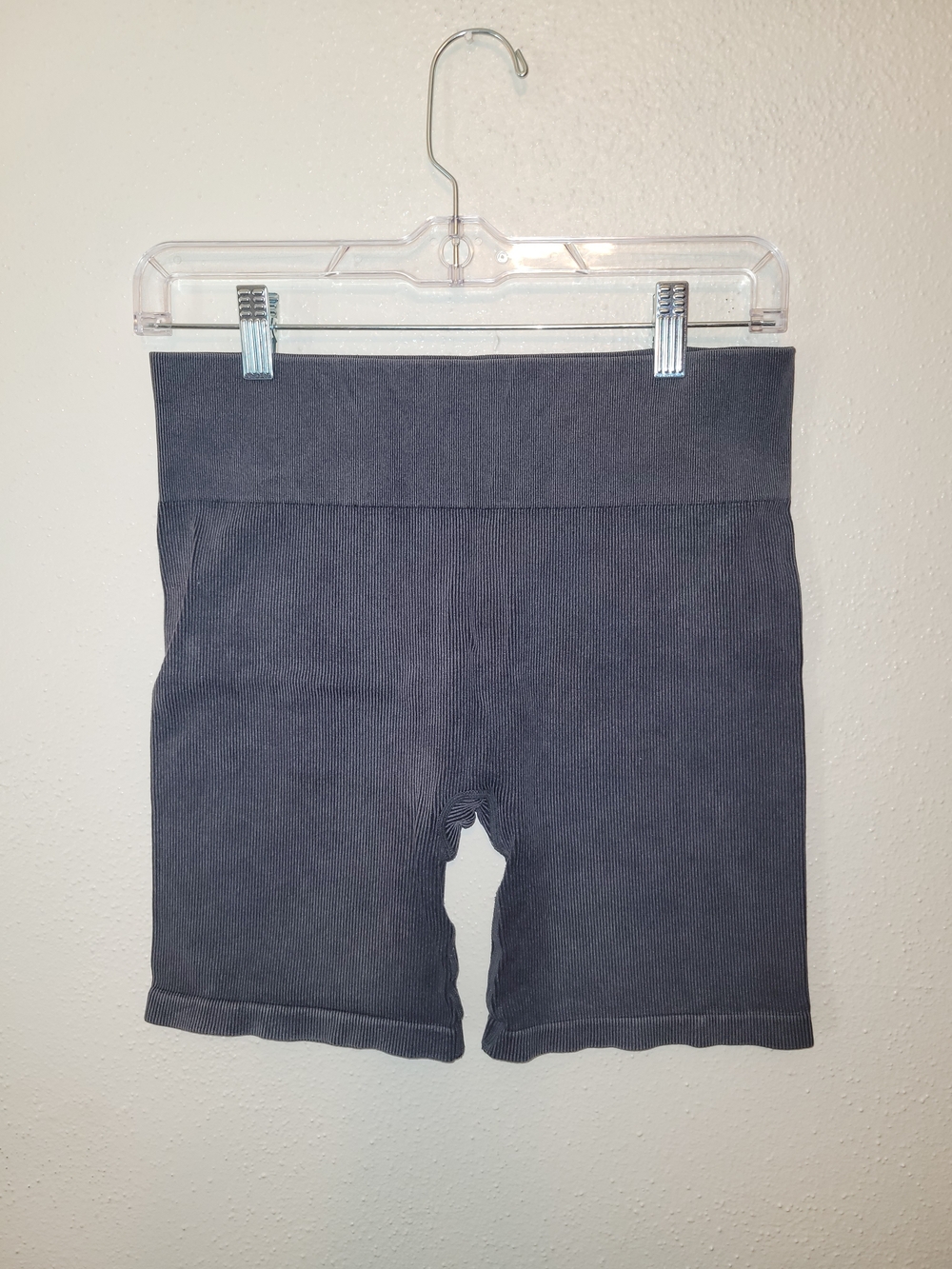Gilly Hicks Seamless Ribbed High Rise Biker Shorts Gray Size Medium